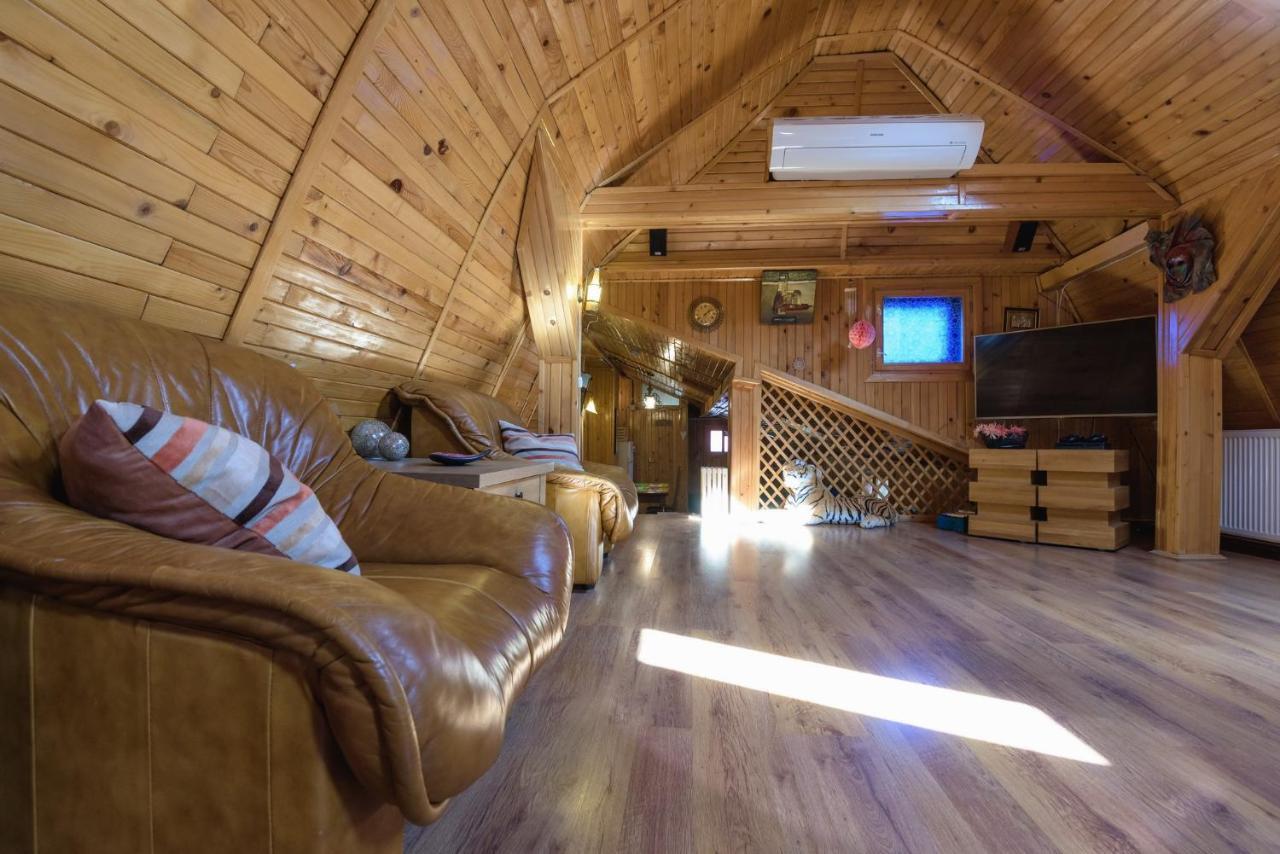 Apartmán Wooden Attic Brašov Exteriér fotografie