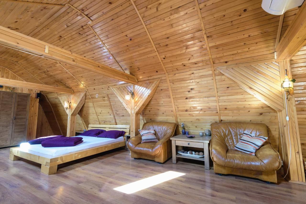 Apartmán Wooden Attic Brašov Exteriér fotografie